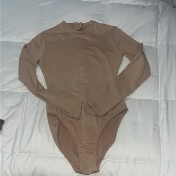 SKIMS 9 PC S/M BUNDLE, READ DESCRIPTION. - Picture 7 of 12